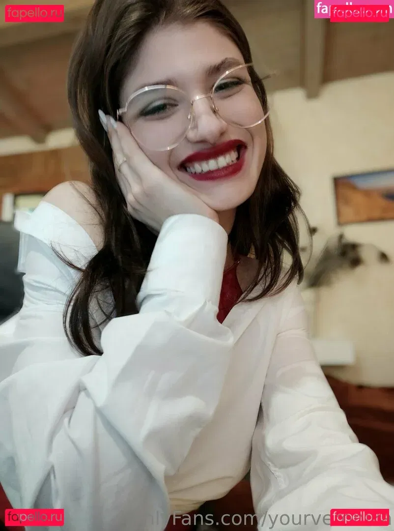 yourveronika Onlyfans Photo Gallery 