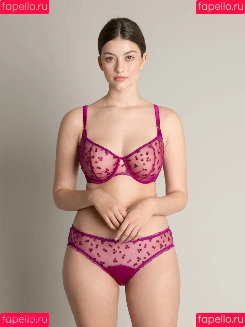 Ellie Weston Onlyfans Photo Gallery 