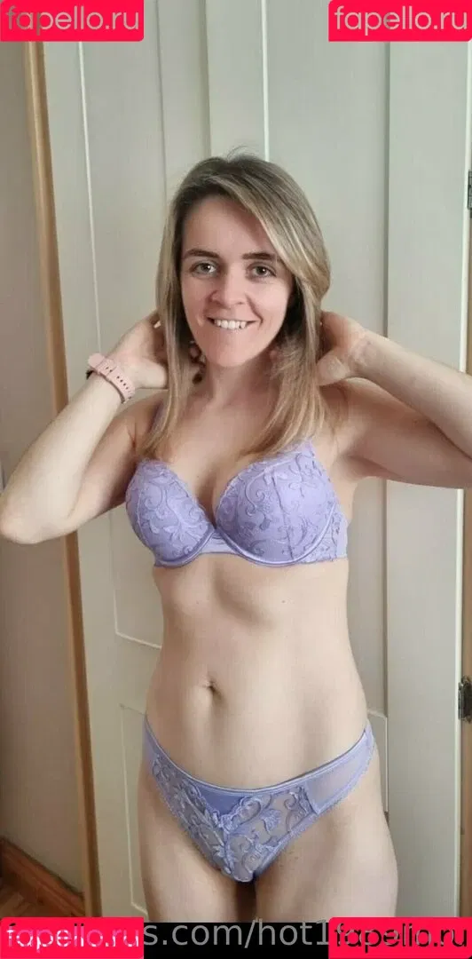 hot1989mom Onlyfans Photo Gallery 