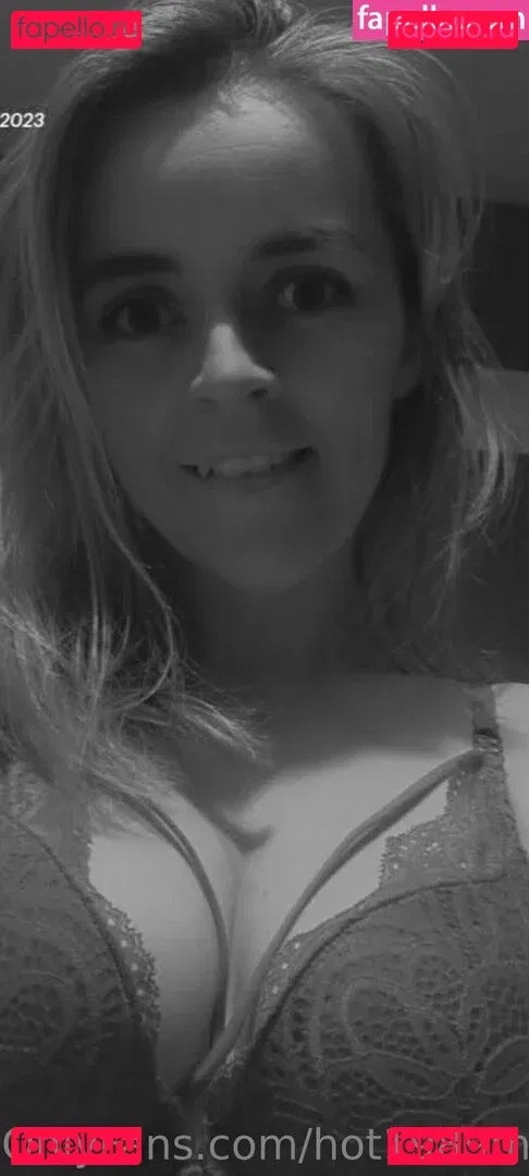 hot1989mom Onlyfans Photo Gallery 