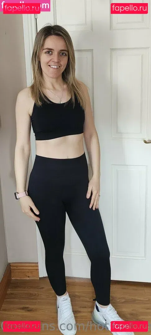 hot1989mom Onlyfans Photo Gallery 