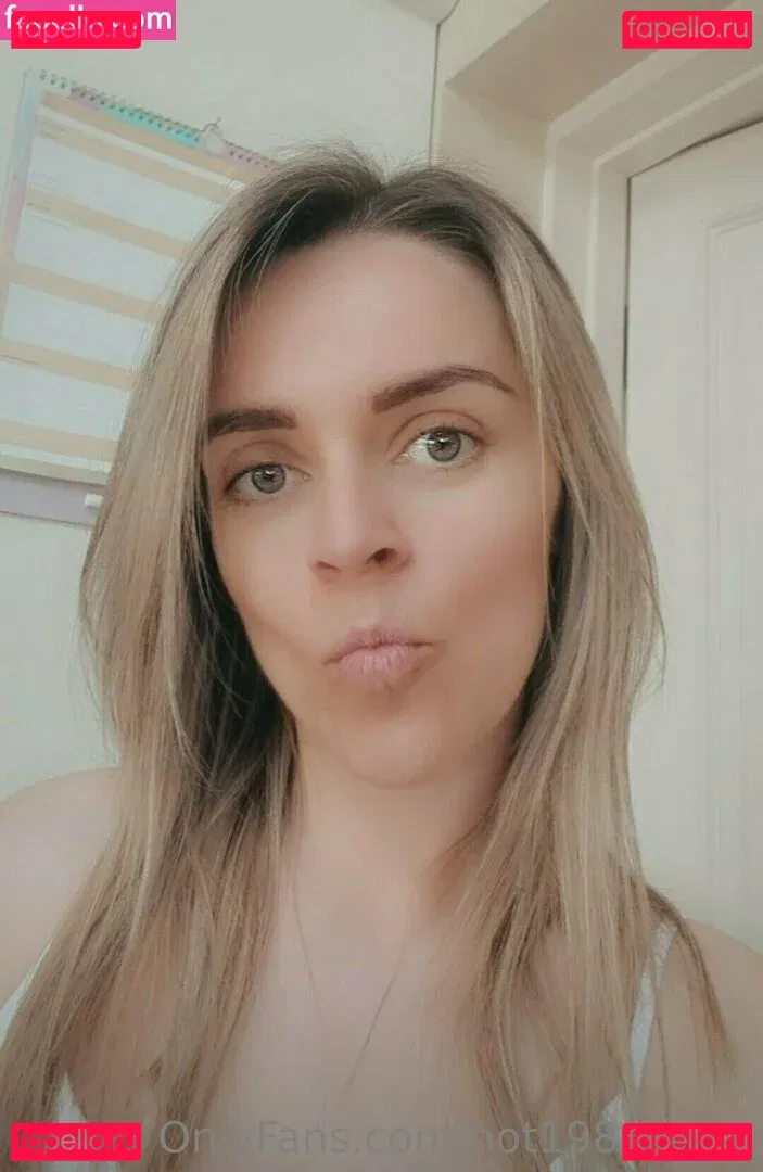 hot1989mom Onlyfans Photo Gallery 