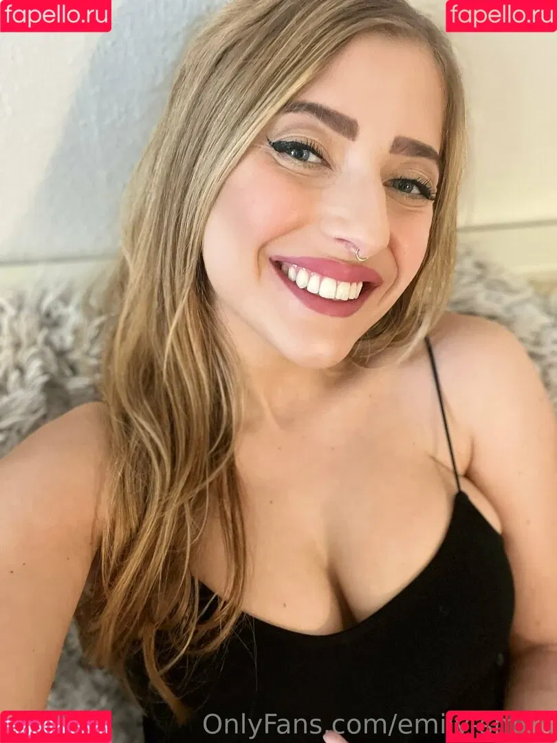 emily-smith Onlyfans Photo Gallery 