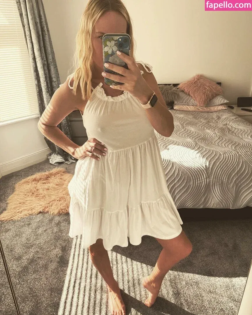 emily-smith Onlyfans Photo Gallery 