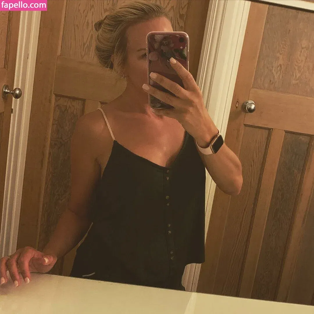 emily-smith Onlyfans Photo Gallery 