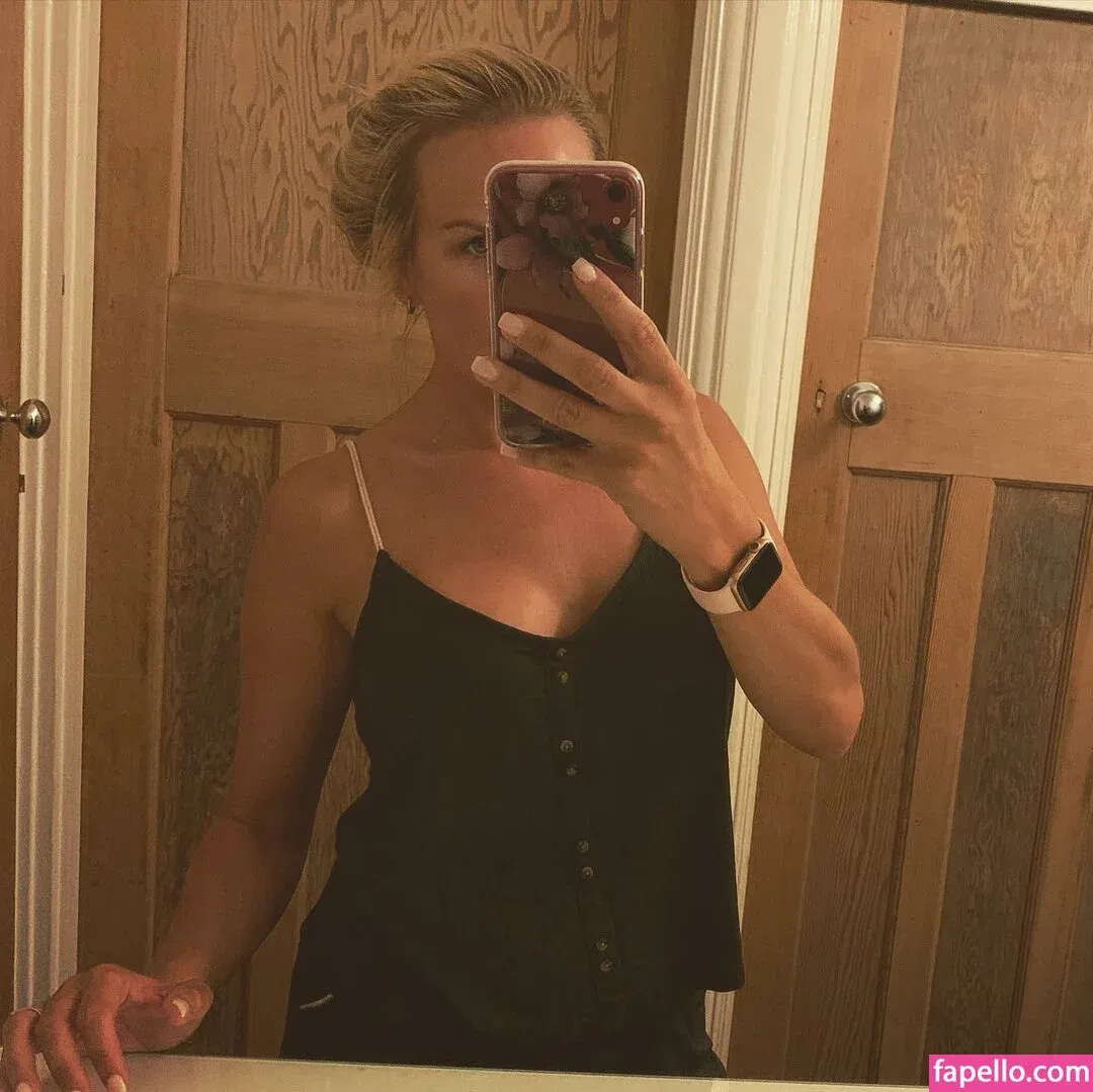 emily-smith Onlyfans Photo Gallery 