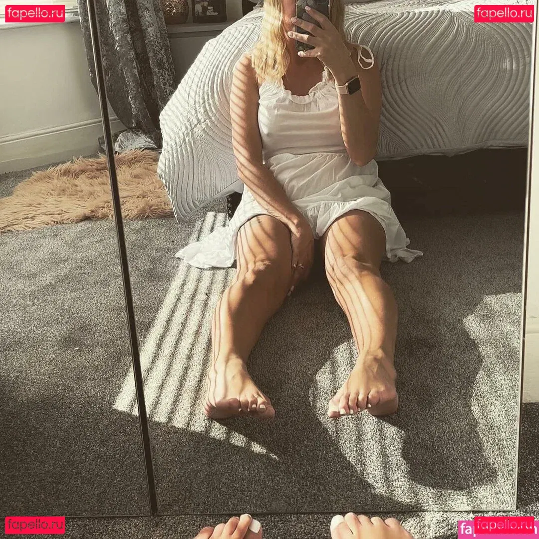 emily-smith Onlyfans Photo Gallery 