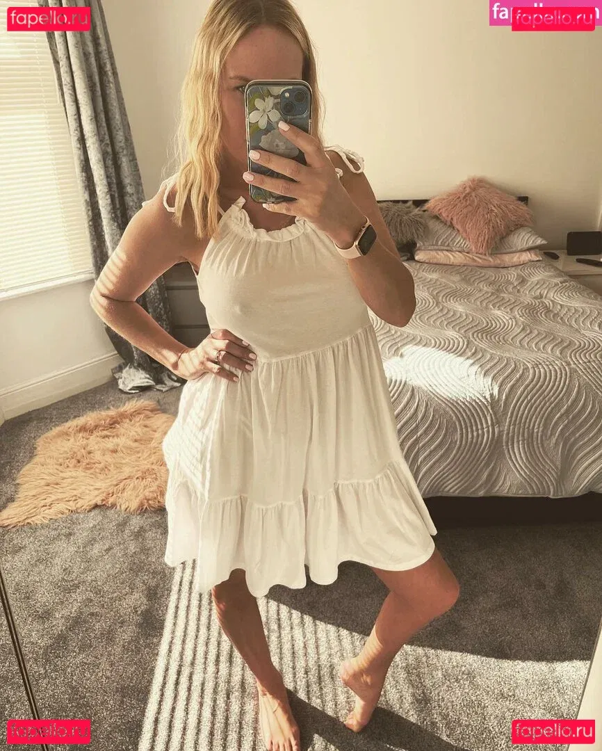 emily-smith Onlyfans Photo Gallery 