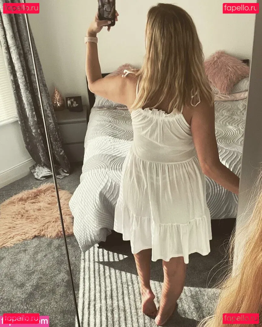 emily-smith Onlyfans Photo Gallery 