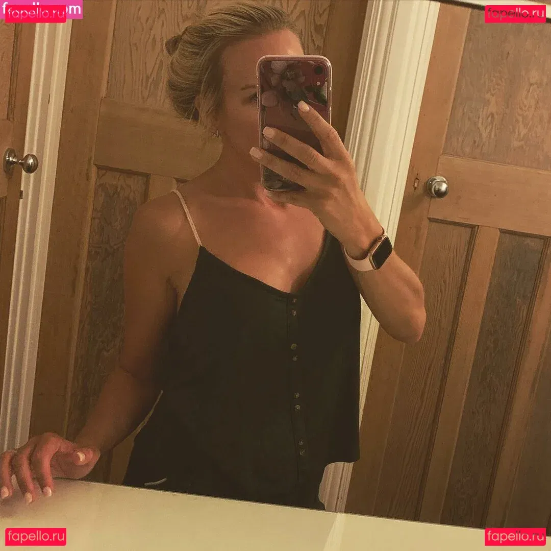 emily-smith Onlyfans Photo Gallery 