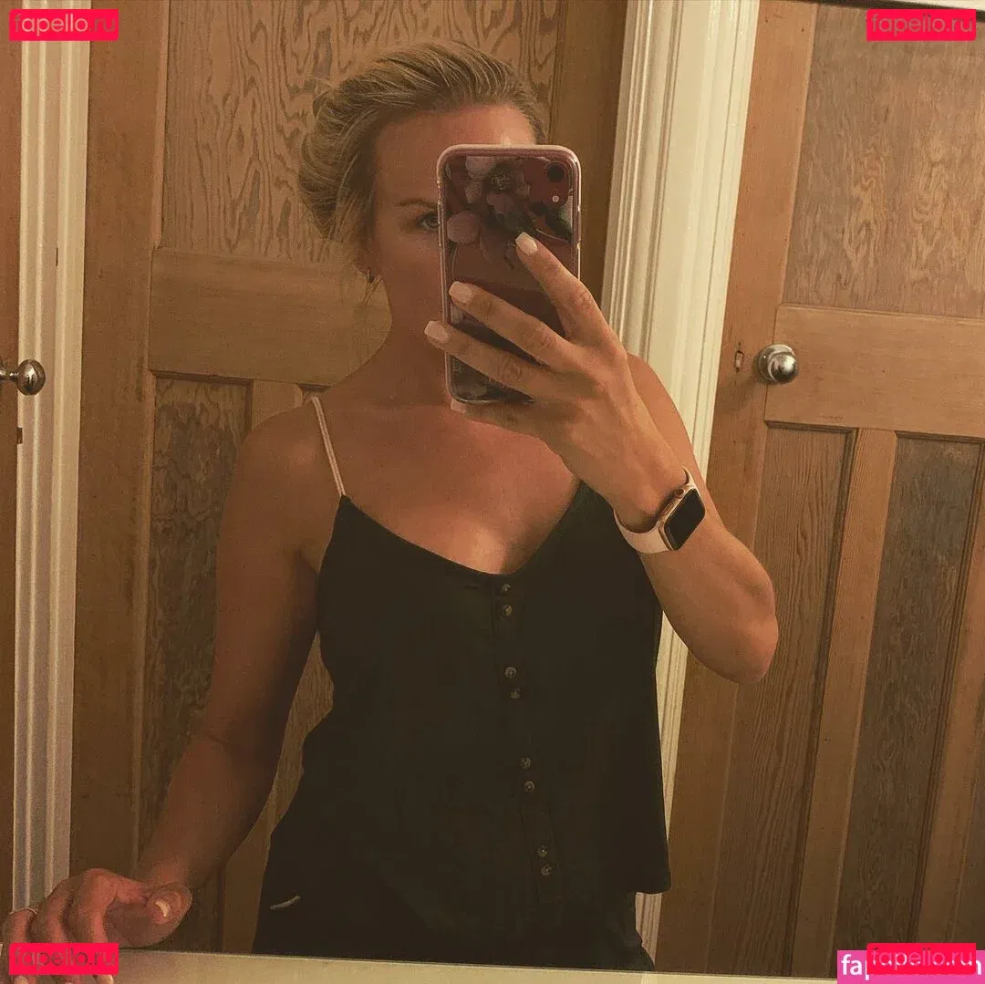 emily-smith Onlyfans Photo Gallery 