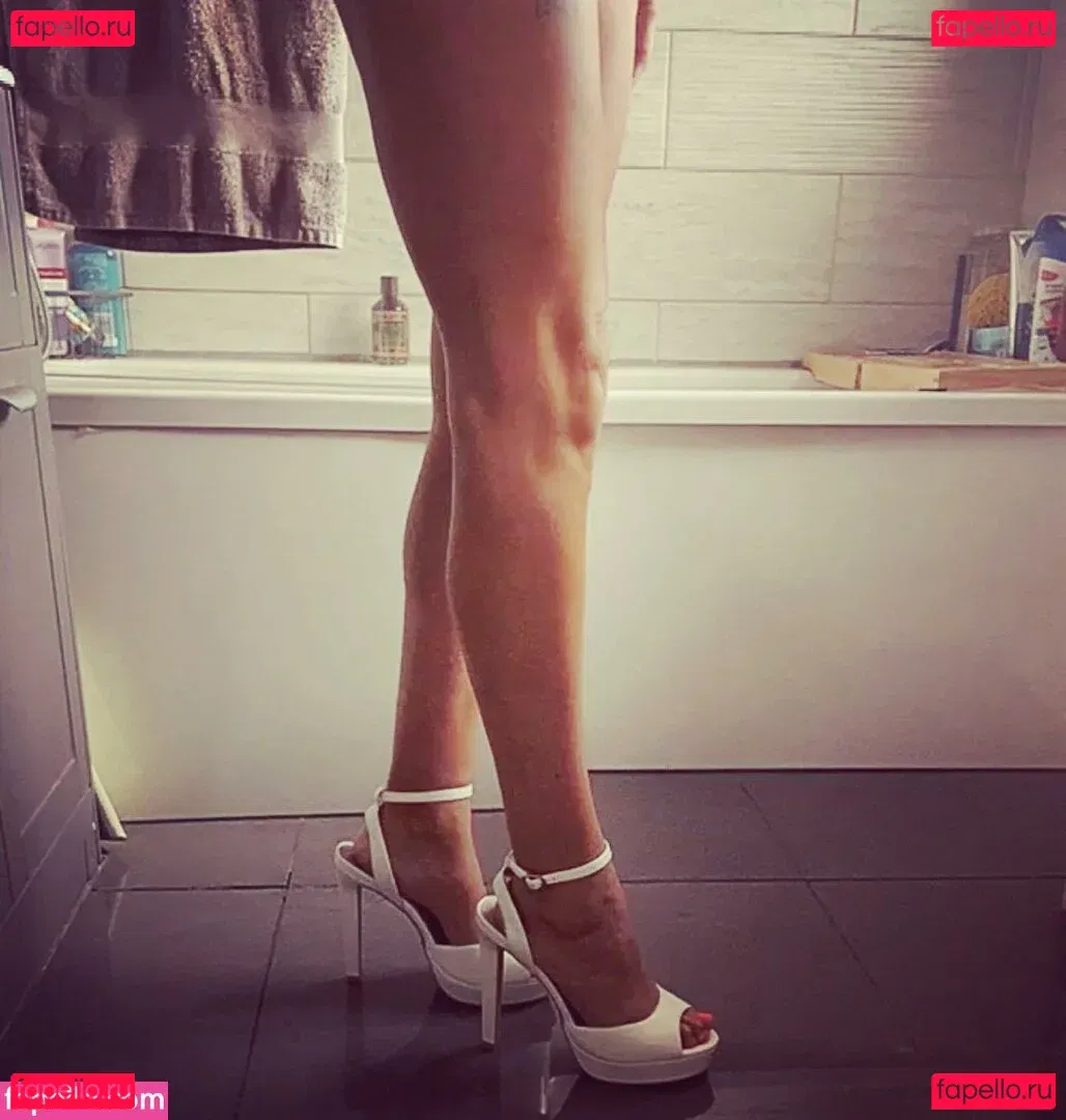 emily-smith Onlyfans Photo Gallery 