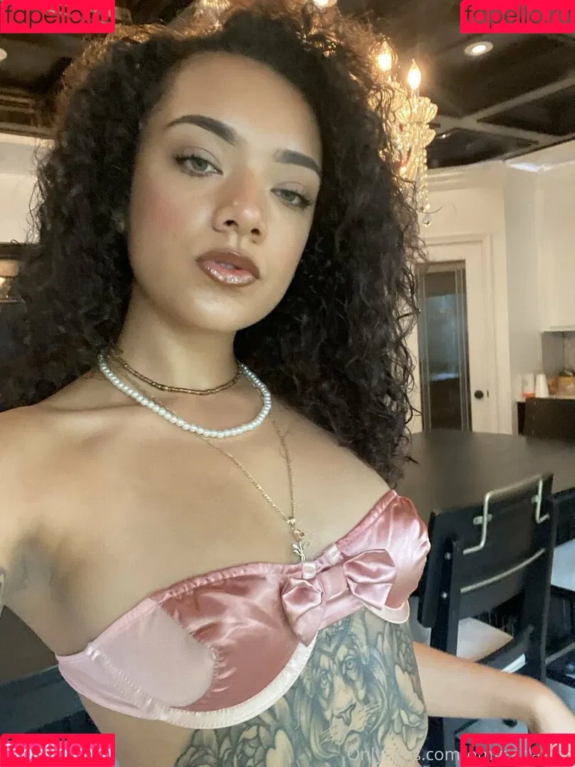 omgzadafree Onlyfans Photo Gallery 