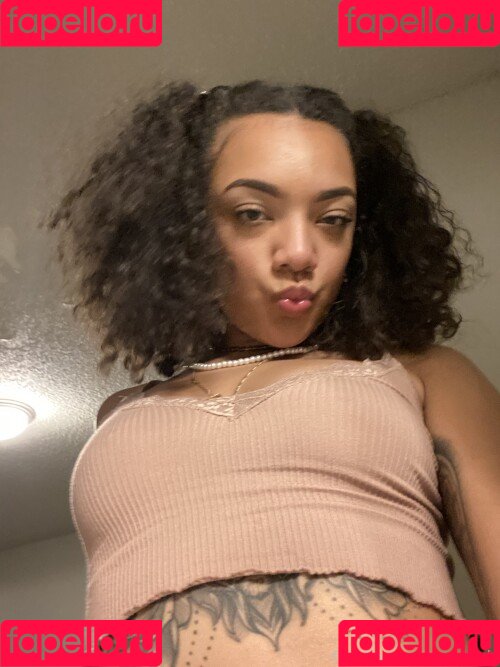 omgzadafree Onlyfans Photo Gallery 