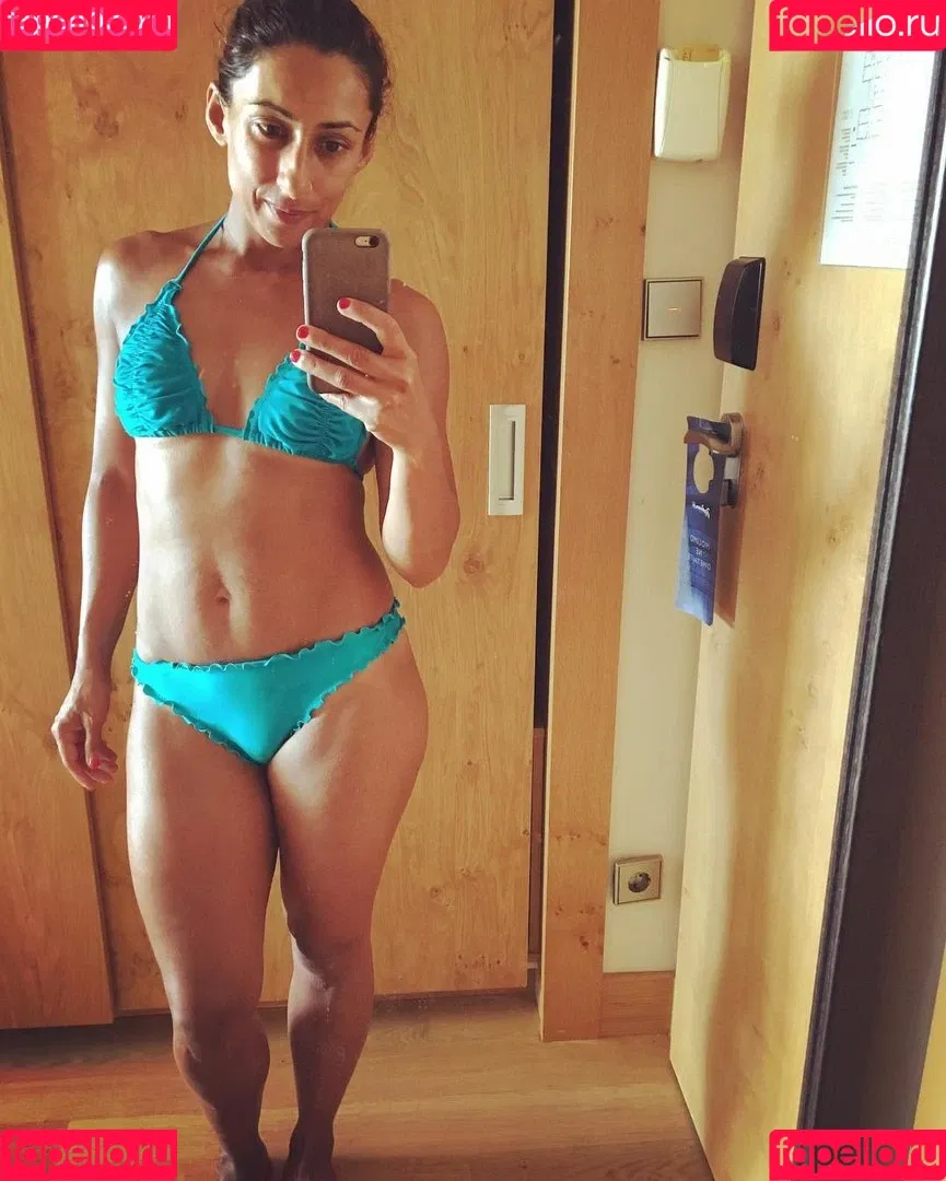 Saira Khan Onlyfans Photo Gallery 