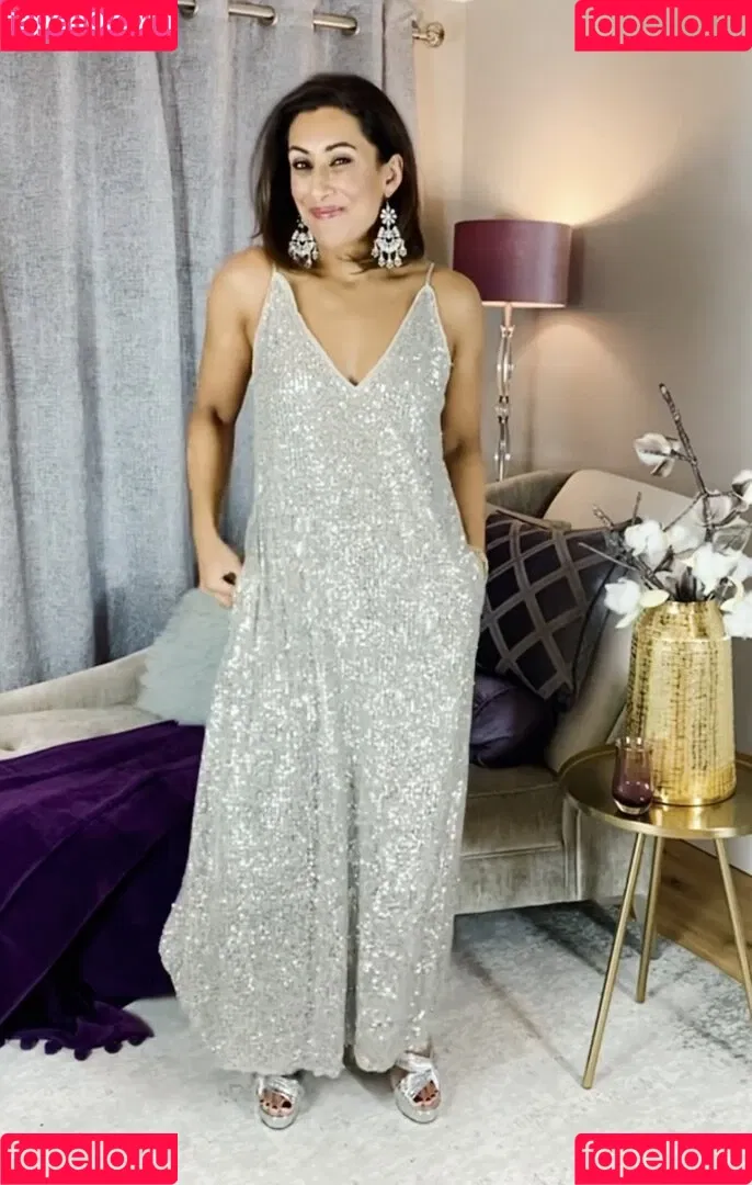 Saira Khan Onlyfans Photo Gallery 