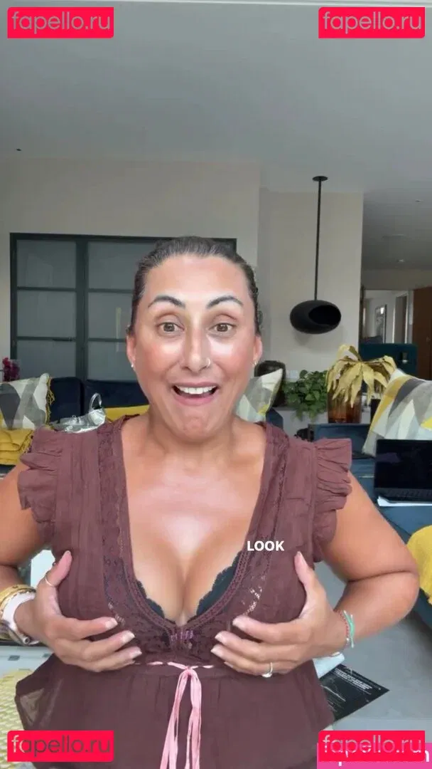 Saira Khan Onlyfans Photo Gallery 