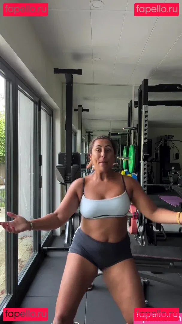 Saira Khan Onlyfans Photo Gallery 