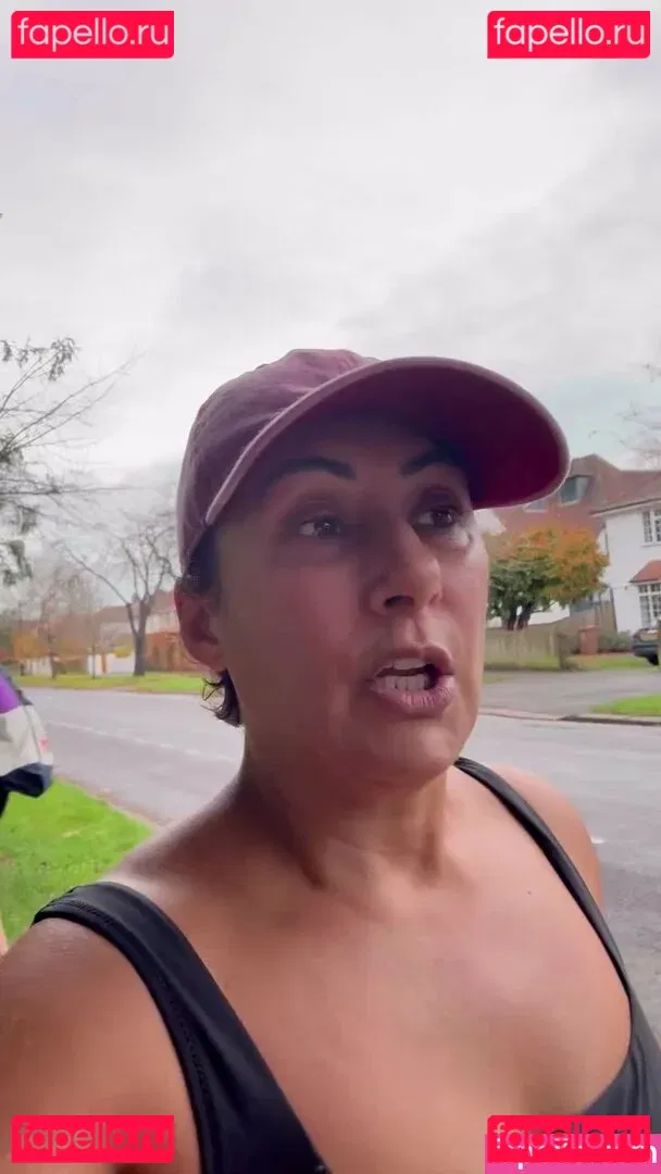 Saira Khan Onlyfans Photo Gallery 