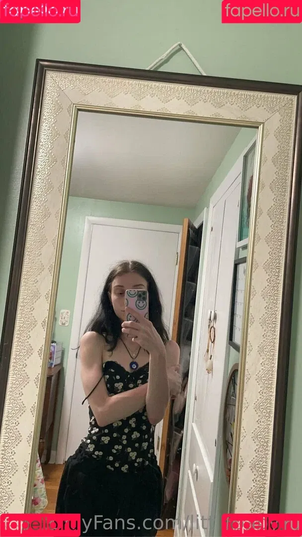 littlebabyyt Onlyfans Photo Gallery 