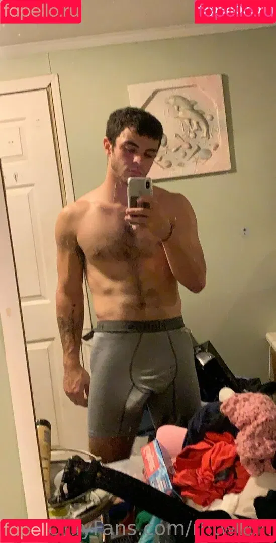 rhtwoun Onlyfans Photo Gallery 