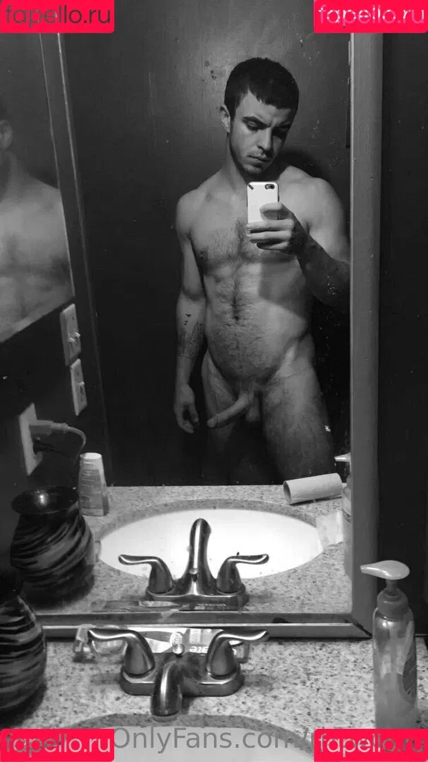 rhtwoun Onlyfans Photo Gallery 