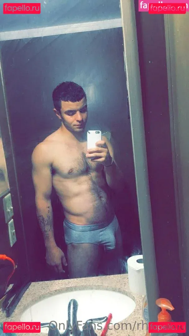 rhtwoun Onlyfans Photo Gallery 