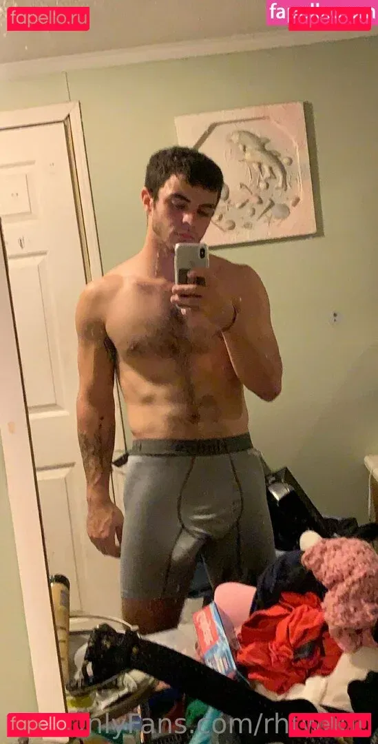 rhtwoun Onlyfans Photo Gallery 