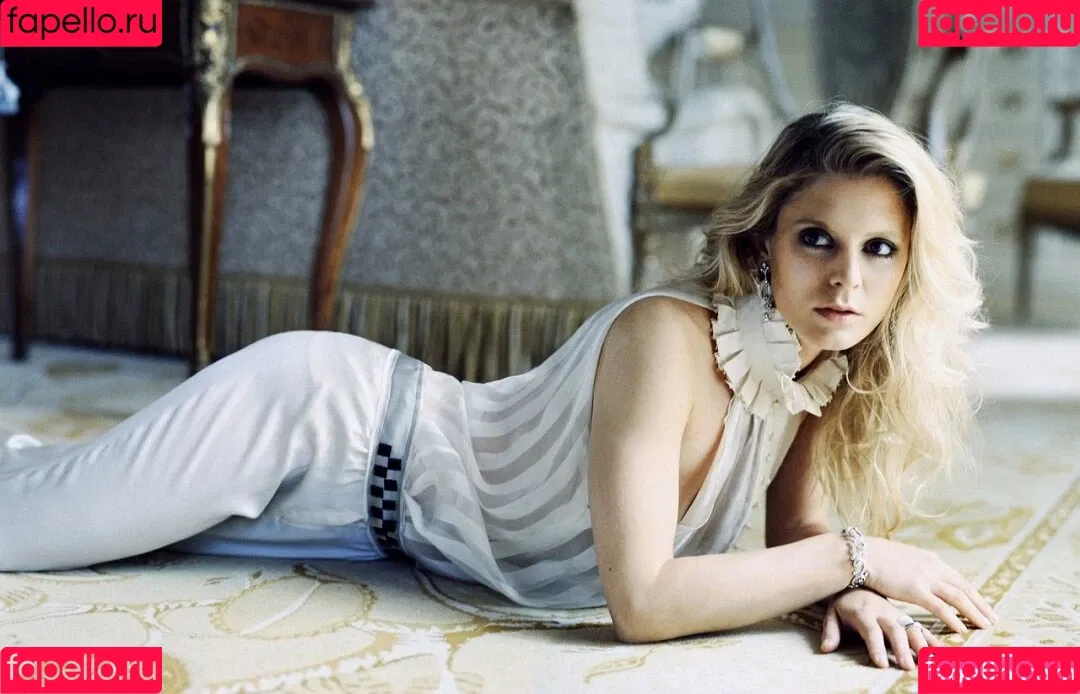 Emilia Fox Onlyfans Photo Gallery 