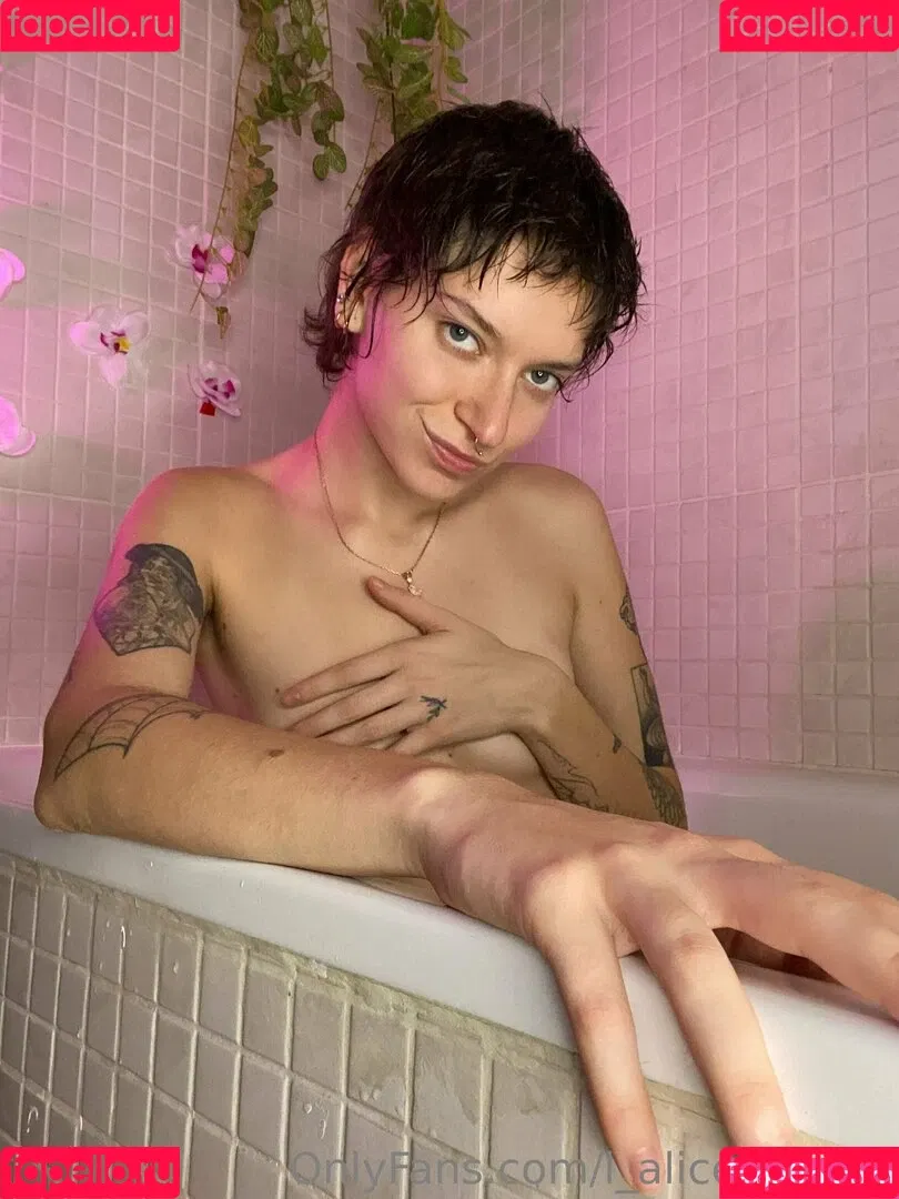 l_alicebbgirl_l Onlyfans Photo Gallery 