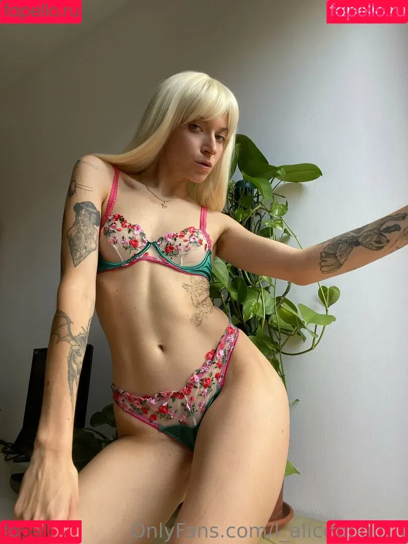 l_alicebbgirl_l Onlyfans Photo Gallery 