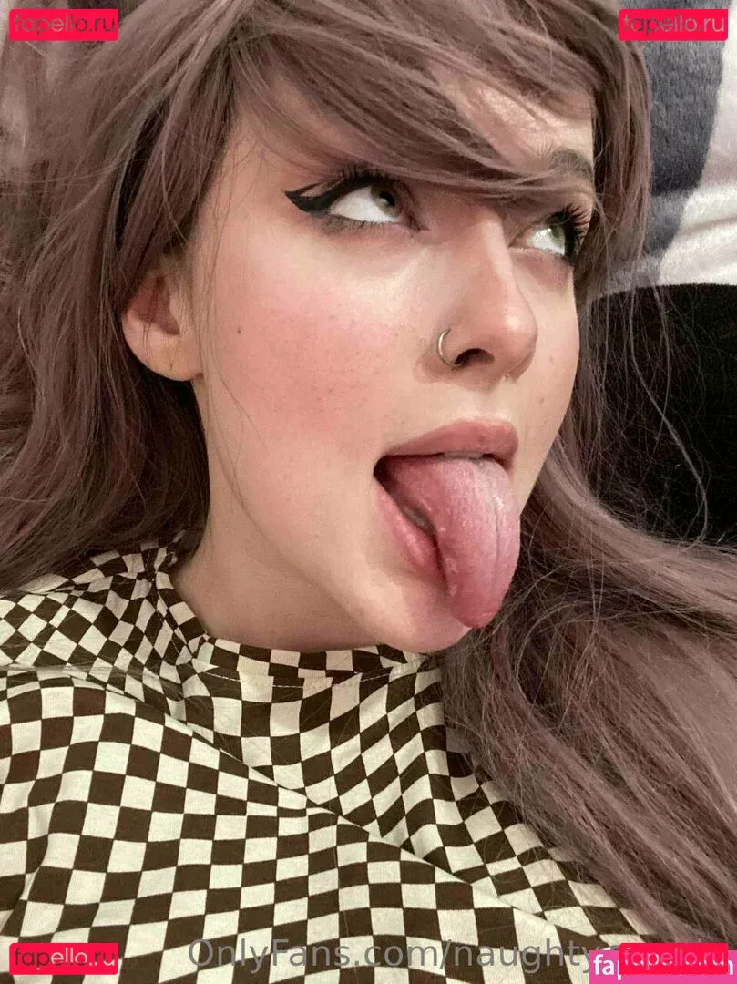 naughty.sophia Onlyfans Photo Gallery 