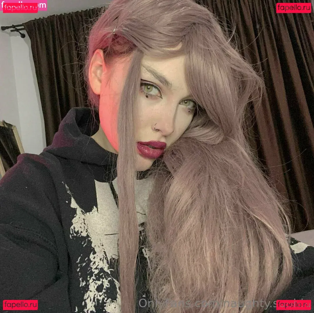 naughty.sophia Onlyfans Photo Gallery 