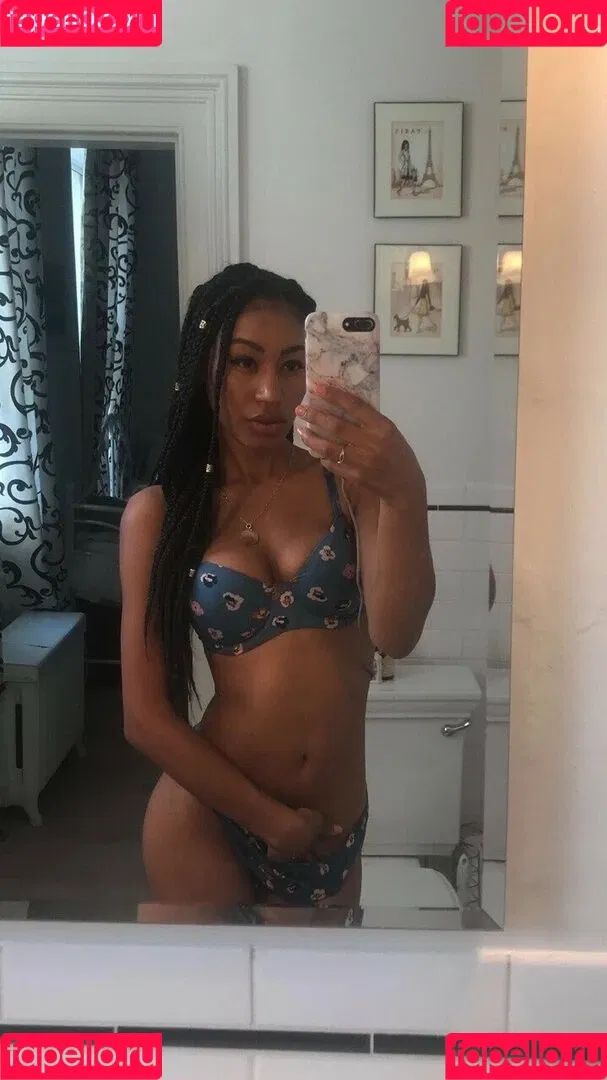 Nia Simone Onlyfans Photo Gallery 