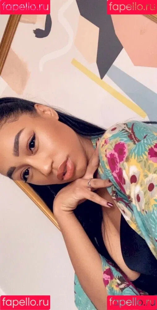 Nia Simone Onlyfans Photo Gallery 