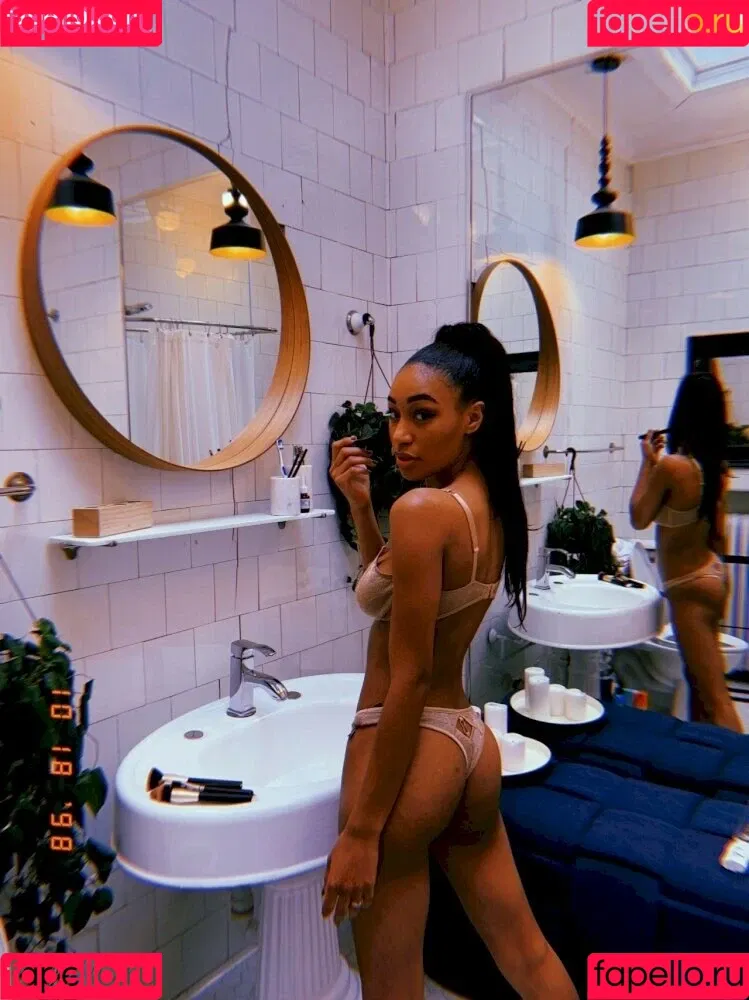 Nia Simone Onlyfans Photo Gallery 