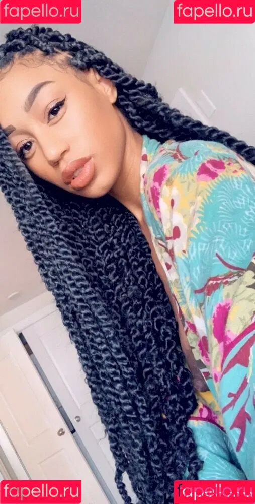 Nia Simone Onlyfans Photo Gallery 