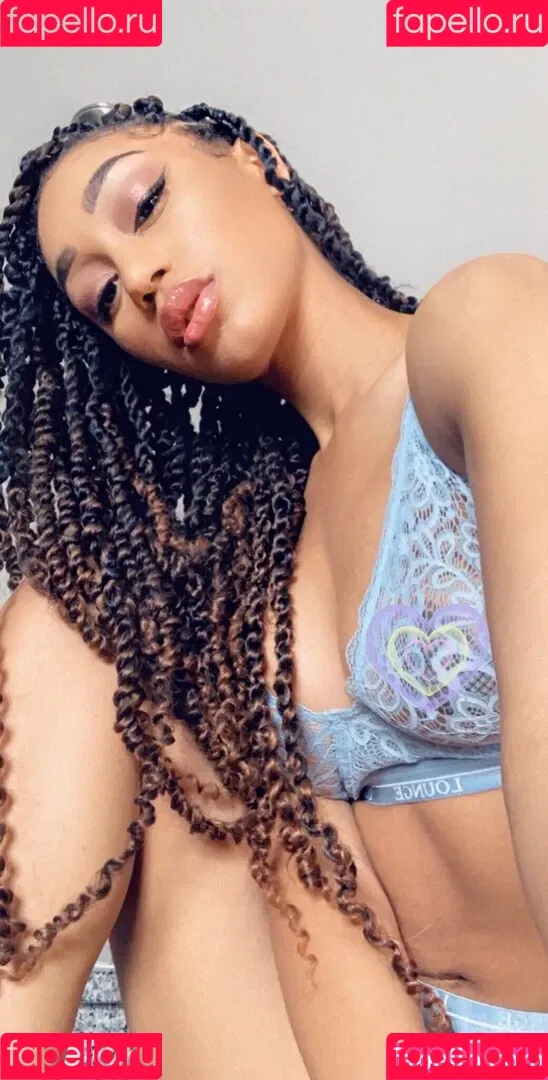 Nia Simone Onlyfans Photo Gallery 
