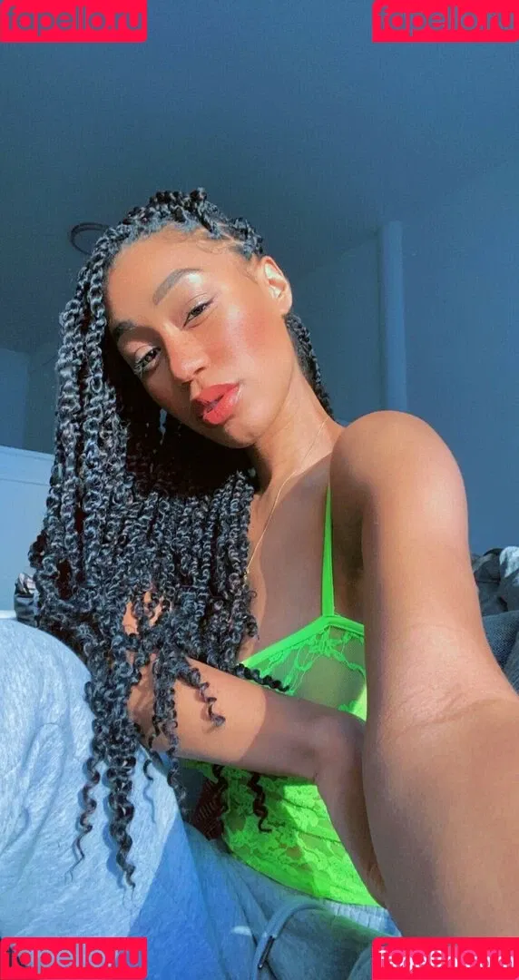 Nia Simone Onlyfans Photo Gallery 