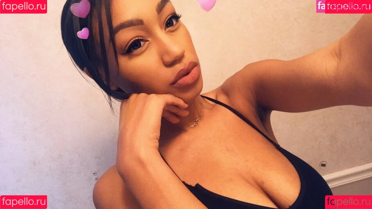Nia Simone Onlyfans Photo Gallery 