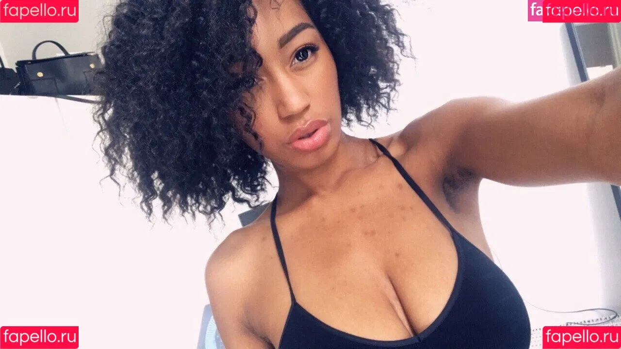Nia Simone Onlyfans Photo Gallery 