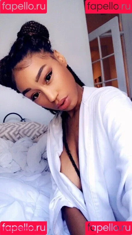 Nia Simone Onlyfans Photo Gallery 