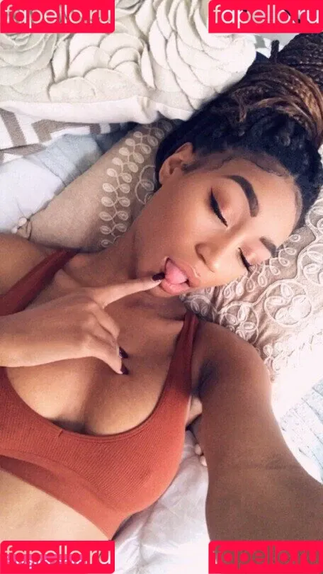 Nia Simone Onlyfans Photo Gallery 