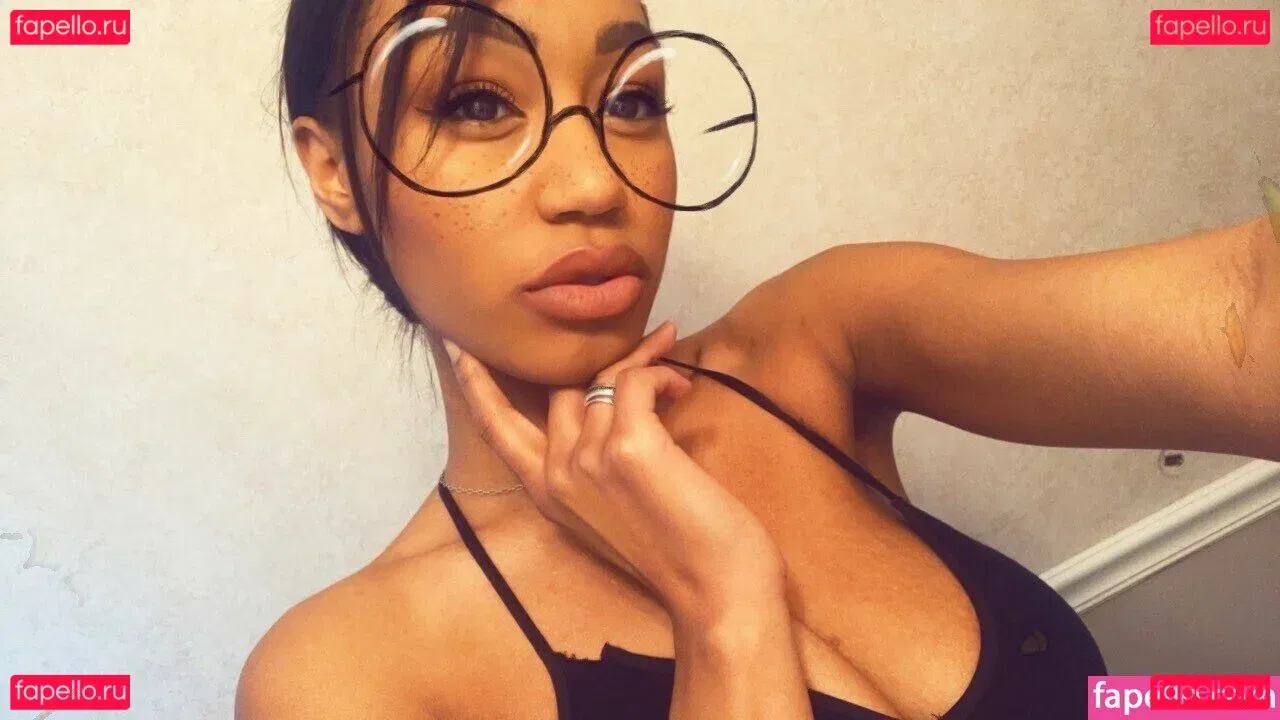 Nia Simone Onlyfans Photo Gallery 