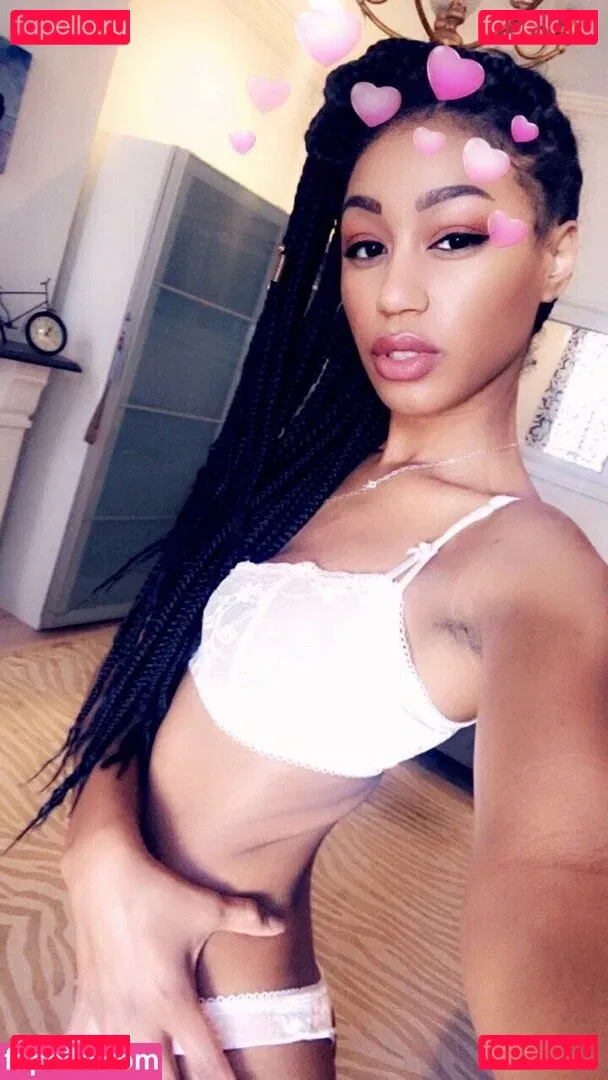 Nia Simone Onlyfans Photo Gallery 