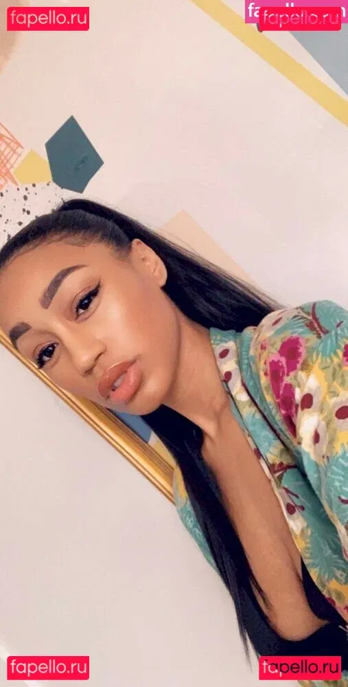 Nia Simone Onlyfans Photo Gallery 