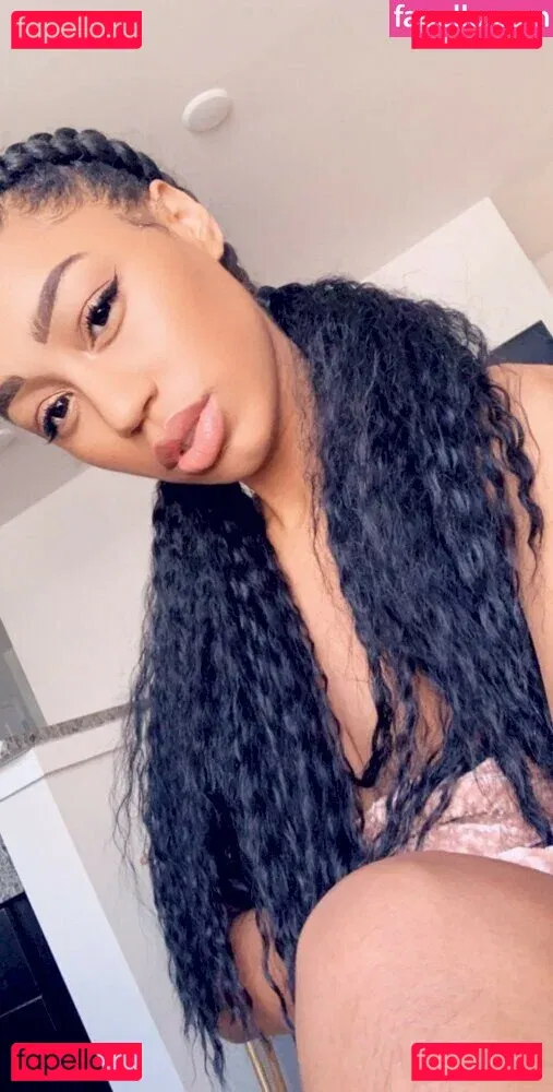 Nia Simone Onlyfans Photo Gallery 