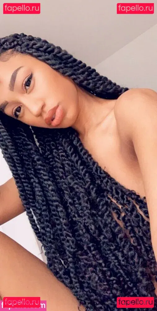 Nia Simone Onlyfans Photo Gallery 