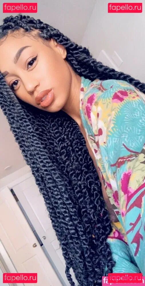 Nia Simone Onlyfans Photo Gallery 