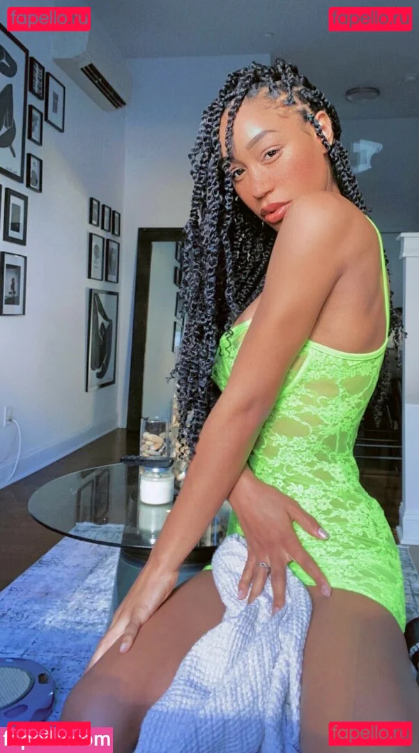 Nia Simone Onlyfans Photo Gallery 